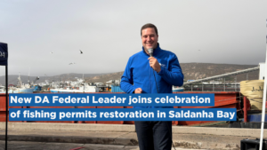 New DA Federal Leader joins celebration of fishing permits restoration in Saldanha Bay